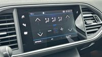Peugeot 308 Sw 1.2 PureTech 130ch S&S Allure Pack EAT8 — photo 13