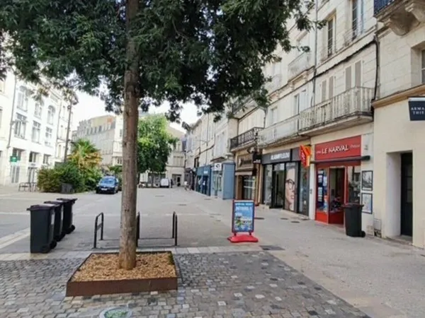 Local commercial 138 m²