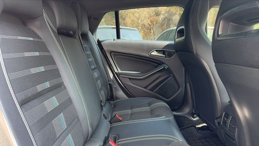 Mercedes Classe CLA 180 122 7G-Tronic - Fascination – 2018 – 74637 km – Essence – Boîte Automatique — photo 18
