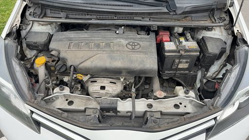 Toyota Yaris 1.3 VVT-i 100 - Dynamic Business – 2017 – 139738 km – Essence – Boîte Manuelle — photo 28