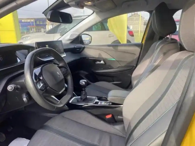Peugeot 208 1.2 puretech 100ch s&amp;s allure pack — photo 10