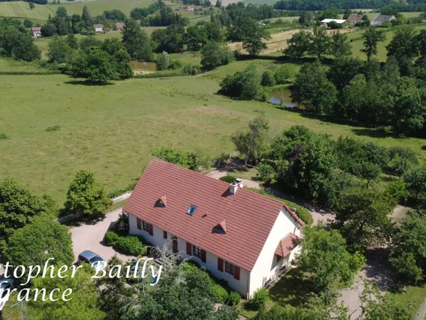 Propriété 5 chambres, avec piscine et étang sur 3 hectares