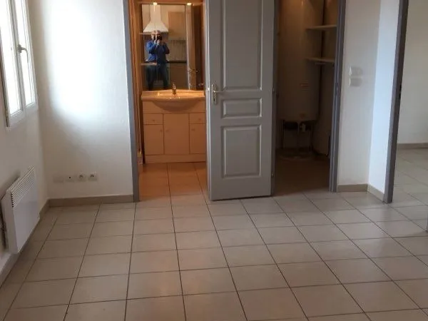 Appartement a loué dans petit résidence