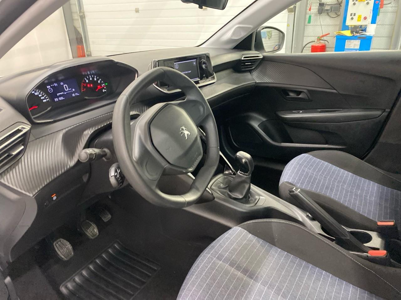 Peugeot 208 puretech 75 s&s bvm5 premium — photo 9