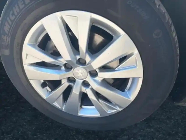 Peugeot 3008 1.2 130ch s&amp;s active pack — photo 28