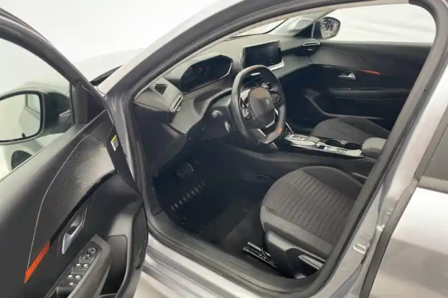 Peugeot 208 electrique 50 kwh 136ch — photo 13