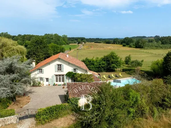 Vends propriété
