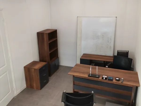 Bureau professionnel à partager - Paris 11 - Mobilier neuf