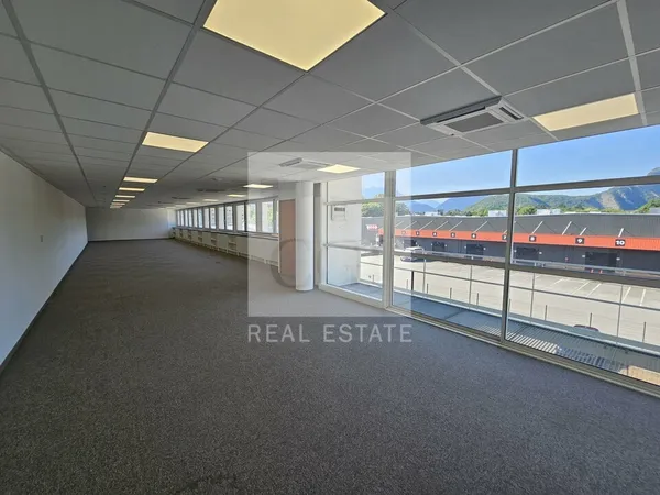 Local professionnel 165 m²