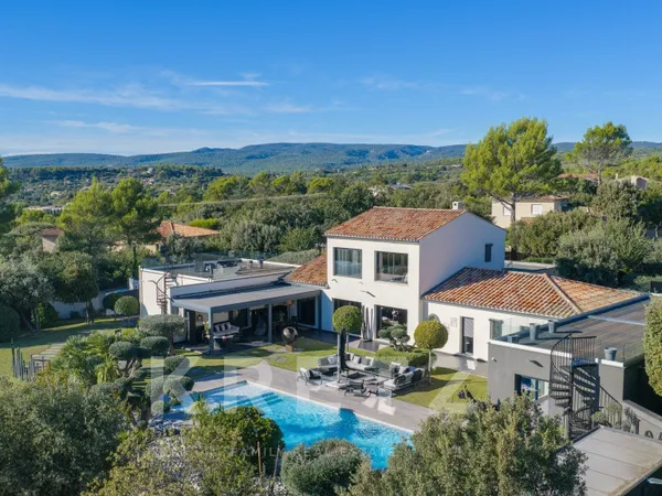 Villa contemporaine extraordinaire proche Gordes