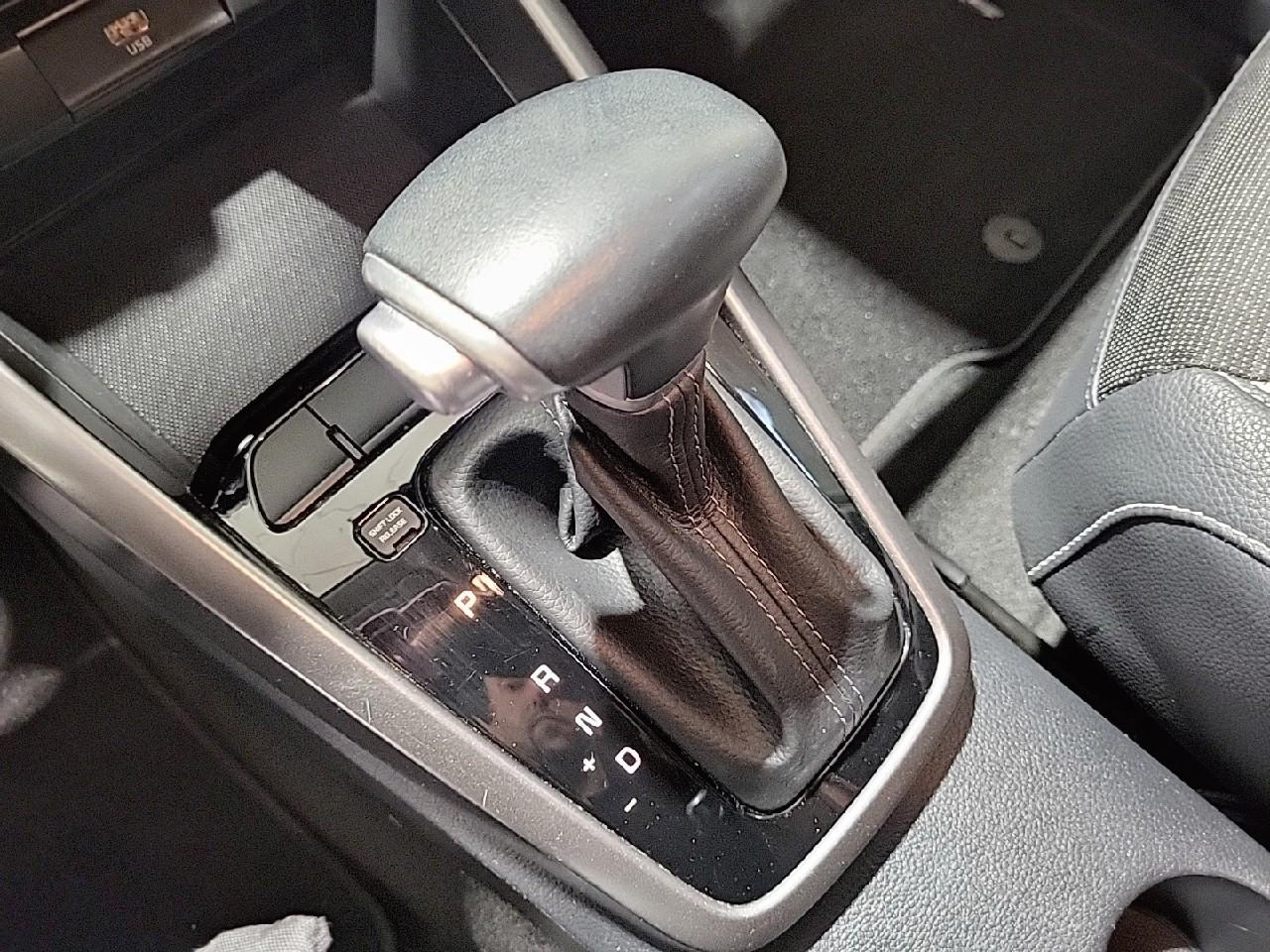 Kia Stonic 1.0 t-gdi 100 ch dct7 gt line premium — photo 17