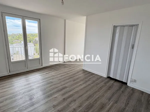 Appartement Location Vandœuvre-lès-Nancy 5p 72m² 845€
