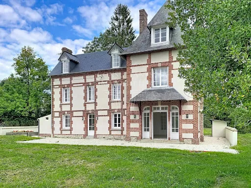 Maison 8 pièces 260 m²