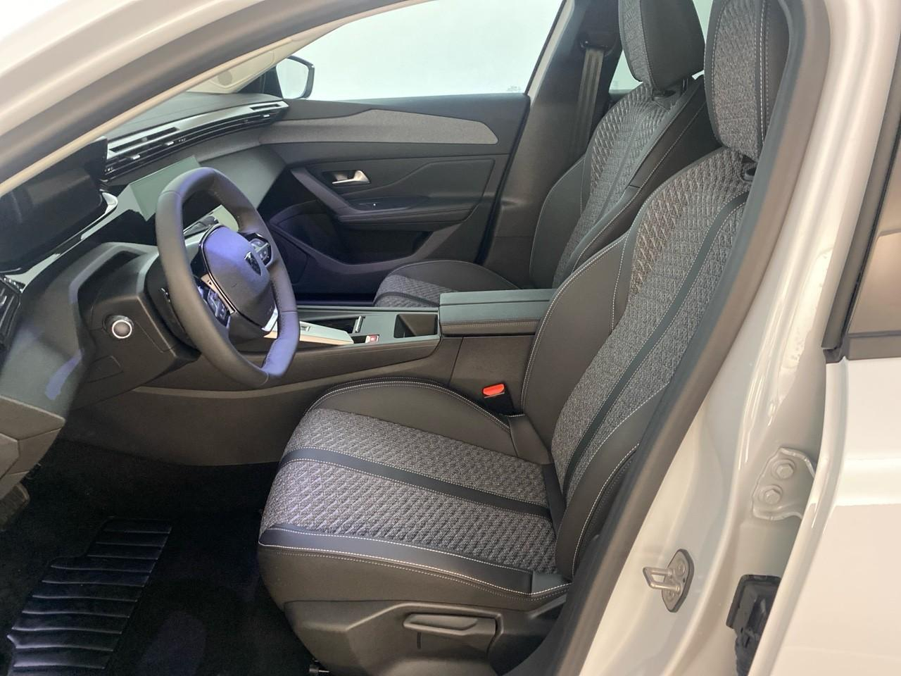 Peugeot 308 hybrid 145 e-dcs6 allure — photo 9
