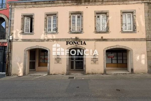Local 1 pièce 104 m²