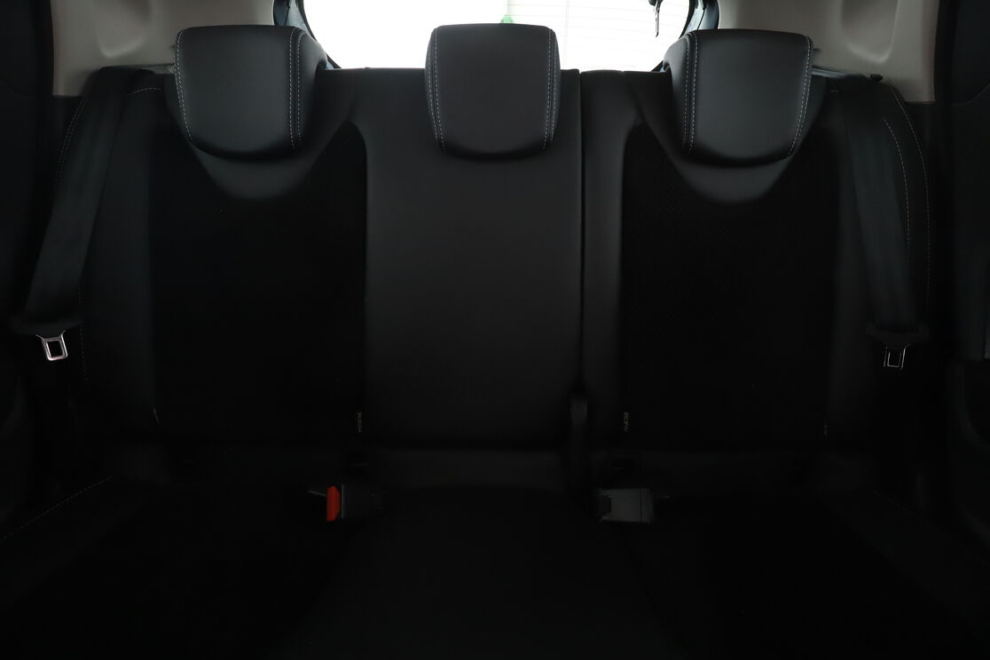 Renault Clio 1.5 dCi Intens EDC — photo 13