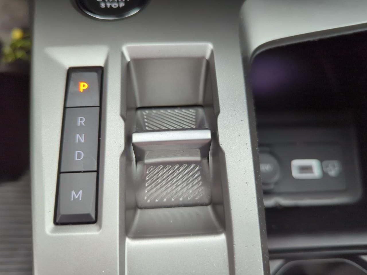Peugeot 308 puretech 130ch s&s eat8 allure — photo 20