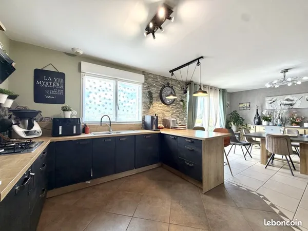 Maison 10 pièces 126 m²