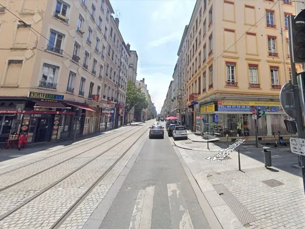 Local commercial 61 m² Lyon