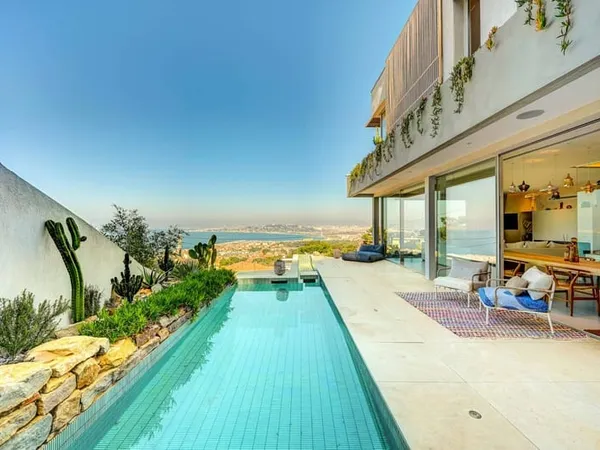 Villa 5 pièces 230 m²