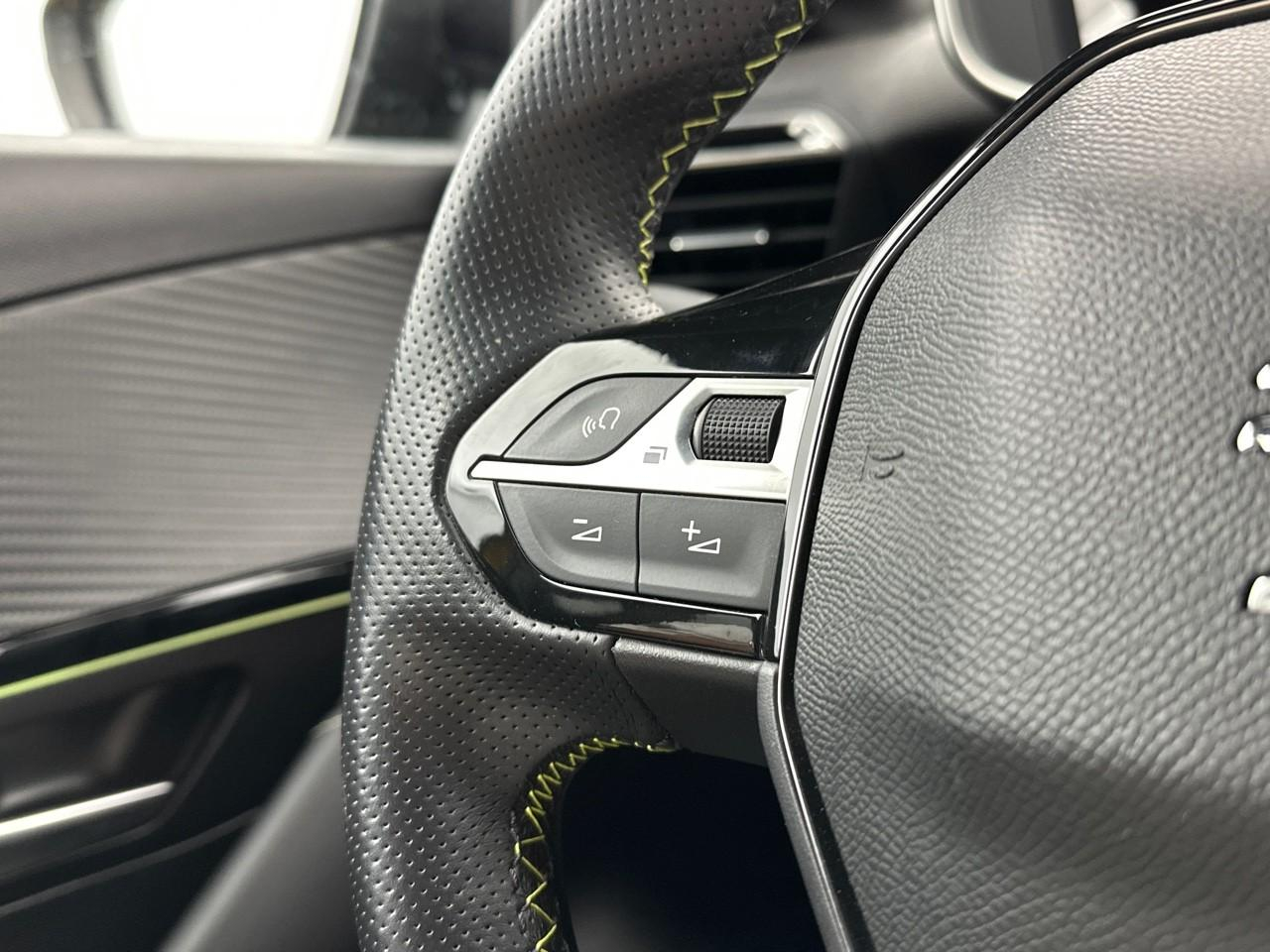 Peugeot 208 puretech 100 s&s bvm6 gt line — photo 18
