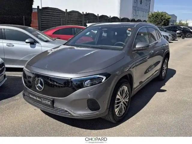 Mercedes Eqa 250+ — photo 20