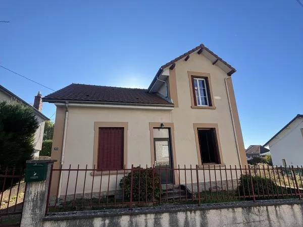 À LOUER - Maison T5 avec jardin, cave et dépendances