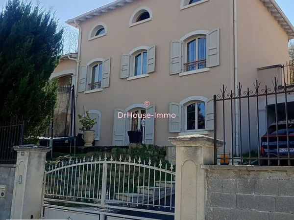 Maison 8 pièces 220 m²