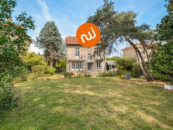 Maison 9 pièces 207 m²