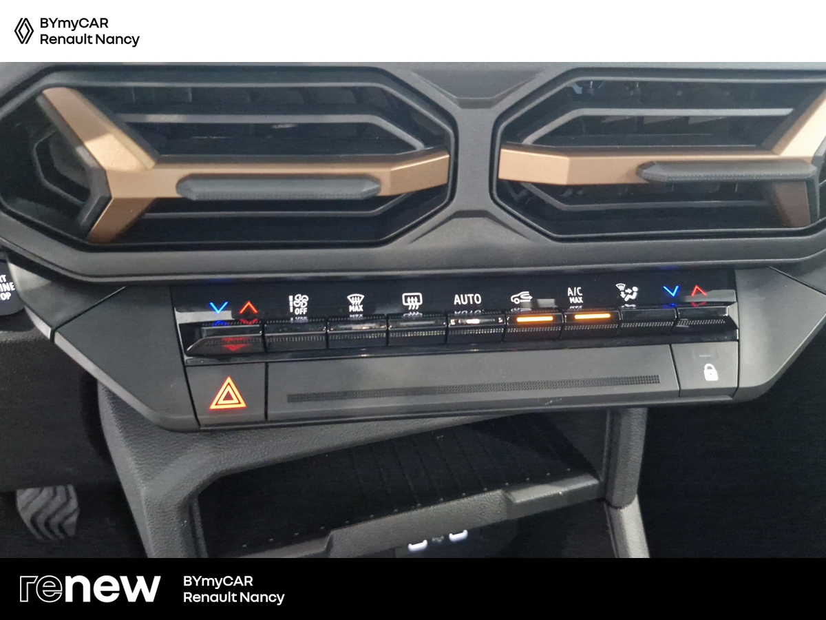 Dacia Bigster Mild Hybrid 140 — photo 17