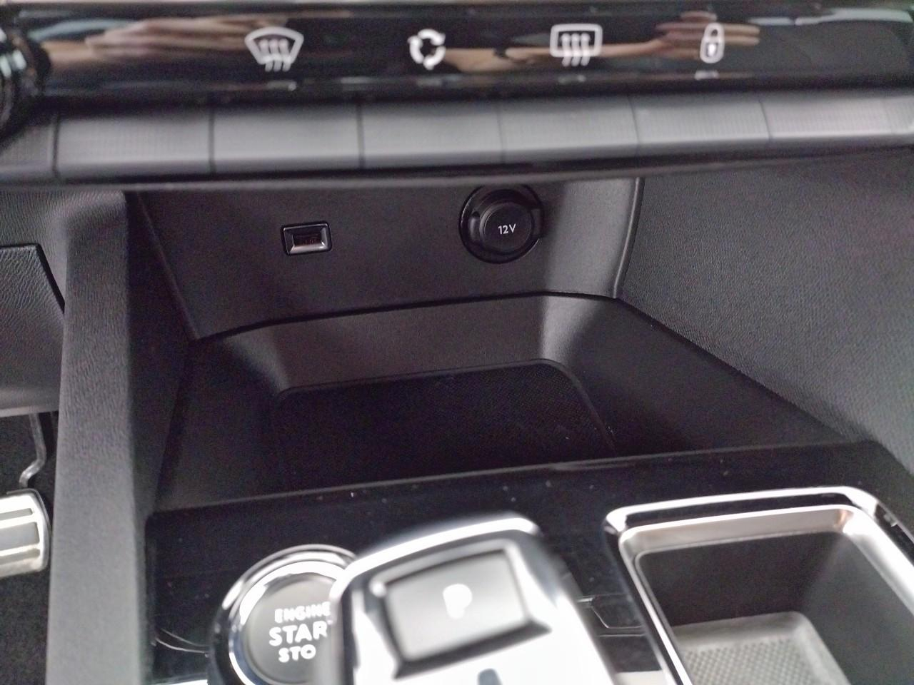 Peugeot 3008 puretech 130ch s&s eat8 gt — photo 20