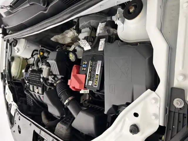 Dacia Sandero sce 65 — photo 33