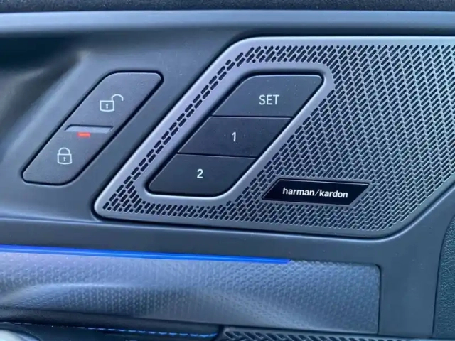 Bmw X1 i edrive20 — photo 12