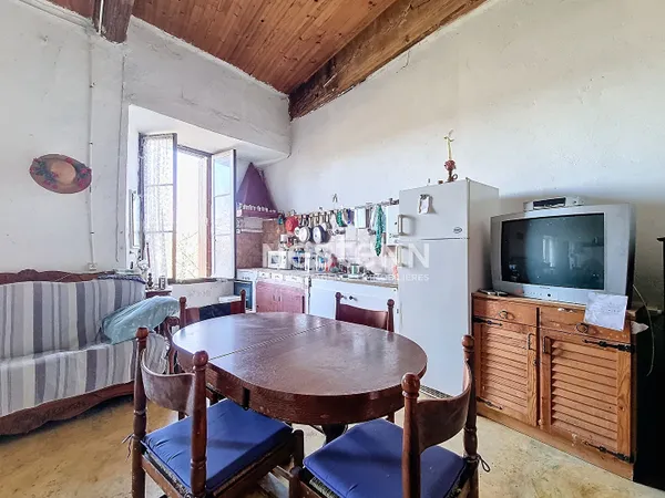 A vendre maison de village à rénover à Val Buëch Méouge 4 pièce(s) 90 m2 + dépendances.