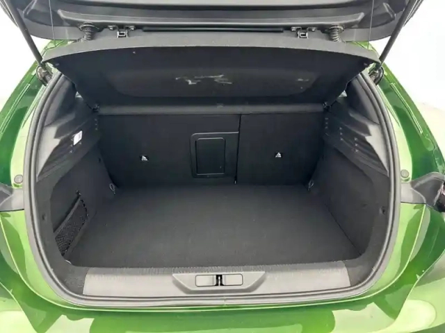 Peugeot 308 phev 180 e-eat8 — photo 6