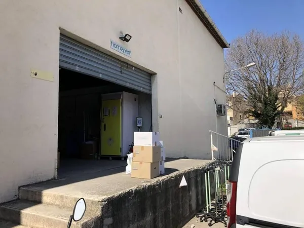 Local d'activité 812 m²
