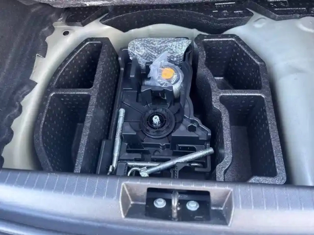 Peugeot 208 puretech 75 s&amp;s bvm5 — photo 42