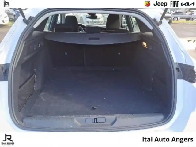 Peugeot 308 sw 1.5 bluehdi 130ch s&amp;s active pack eat8 — photo 6