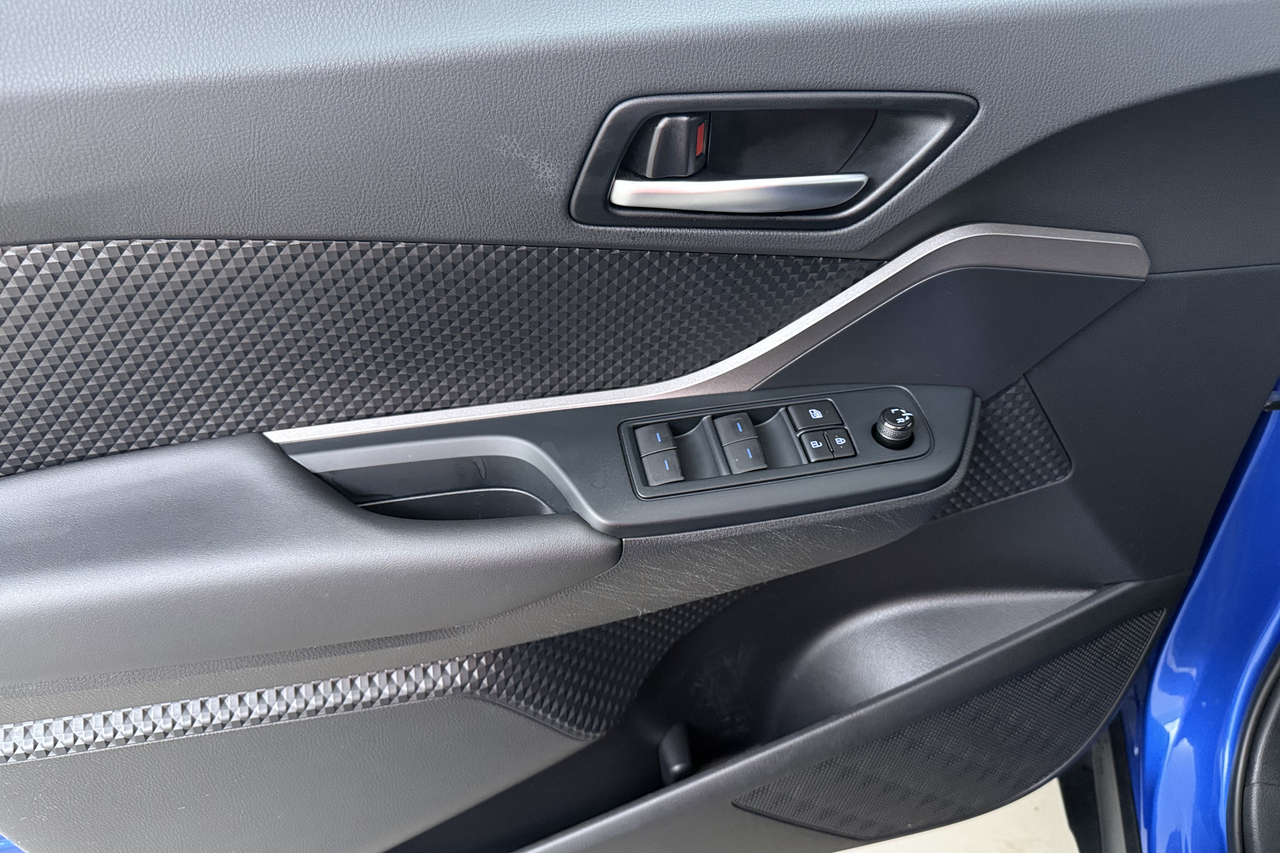 Toyota C-HR — photo 16