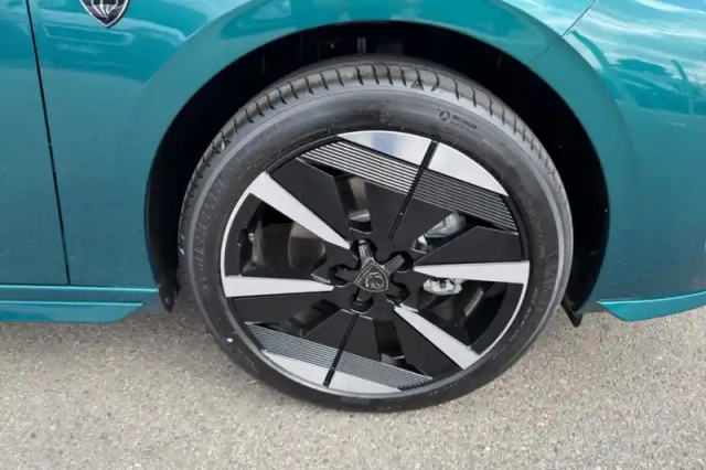 Peugeot 308 electrique 55 kwh 156ch — photo 15