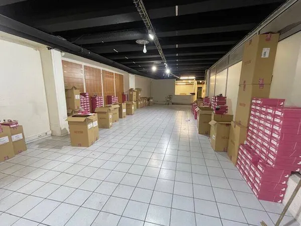 Local commercial 336 m²