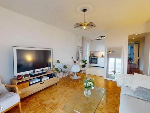 À vendre Appartement T3, 2 chambres, balcons, stationnement Tours