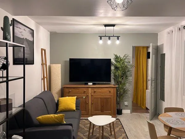 Appartement T2 indépendant dans maison avec grande terrasse