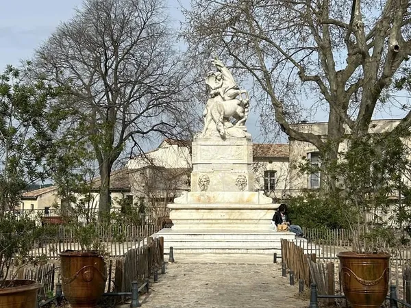 STUDIO PLACE DE LA CANOURGUE