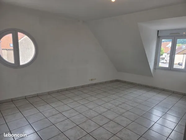 Appartement 4P à louer à Vercel-Villedieu-le-Camp