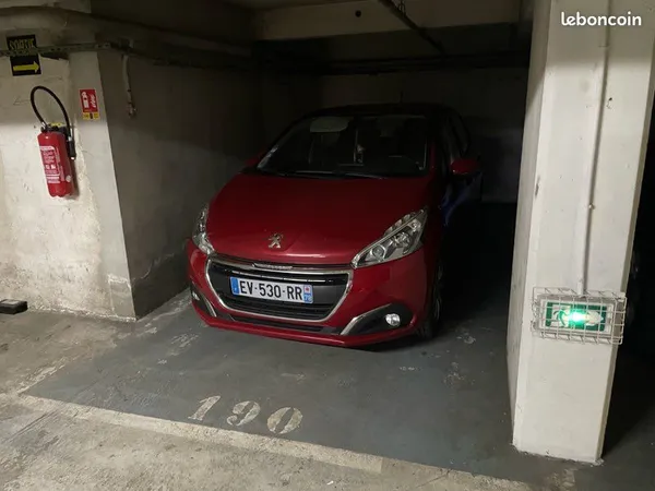 Parking sécurisé proche Trocadéro