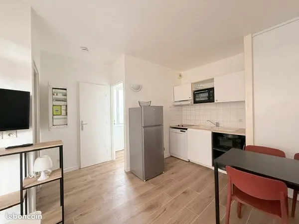 Appartement meublé à l'année proche du port de plaisance