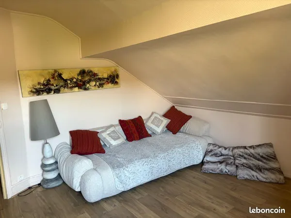 Chambre étudiante dans la famille