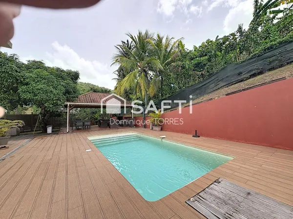 TROIS-ILETS VILLA 3 APPARTEMENTS - PISCINE - FORT POTENTIEL LOCATIF