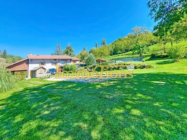 Maison 9 pièces 230 m²